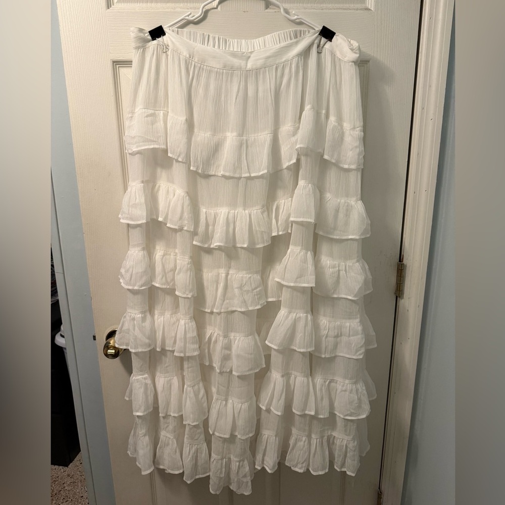 Elegant White Tiered Skirt